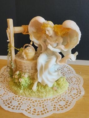 Vtg LARGE 6.5" Figure Seraphim Classics Angels/Phoebe Hearts Content 2001-2002